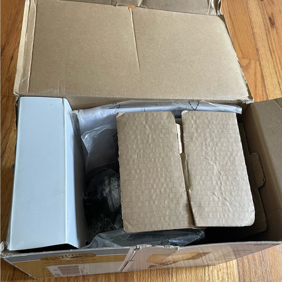 2 Hampton Bay bronze wall sconces w/ shades *1 new in box & 1 new without box - Picture 6 of 7